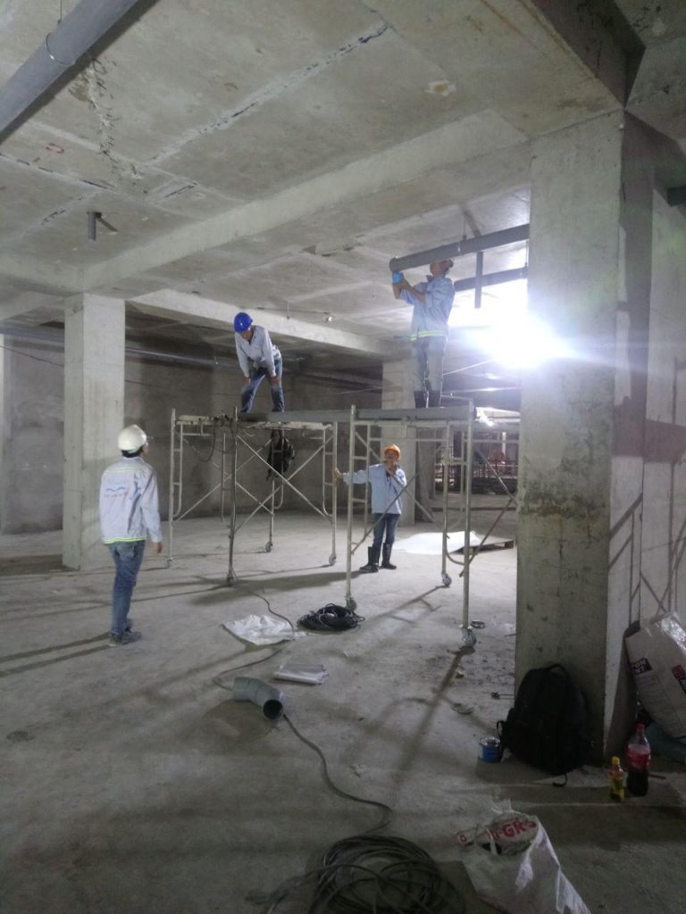 Thi công hệ thống đường ống hồ bơi 