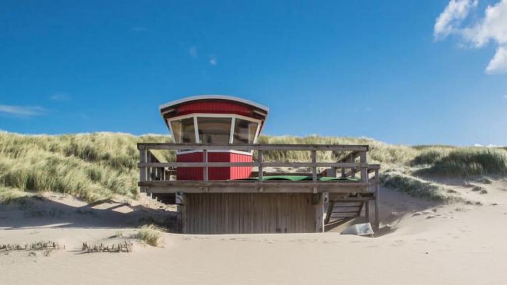 Những bãi biển quyến rũ nhất thế giới cho phép tắm khỏa thân - ảnh 2