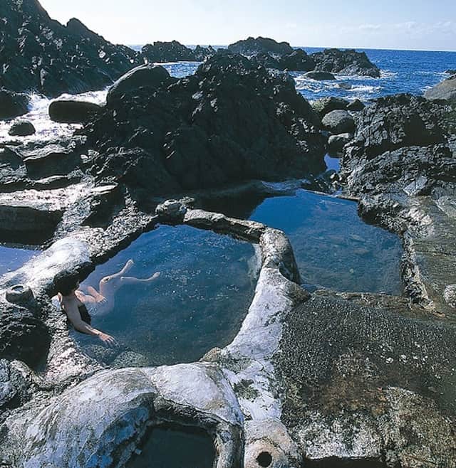 Tắm onsen ngắm hoàng hôn tại suối nước nóng trên biển siêu lãng mạn - 5