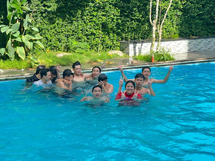 Hồ bơi Vườn Hồng - Ảnh 1