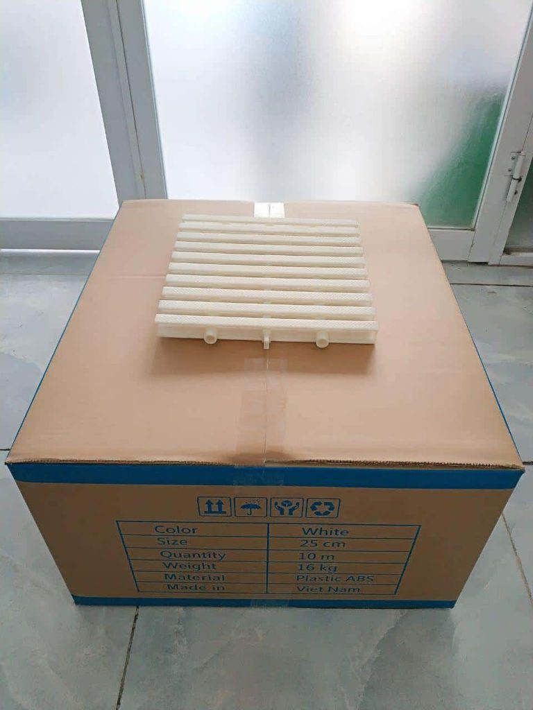 Tấm lót mương tràn hồ bơi Tấm lót mương tràn hồ bơi